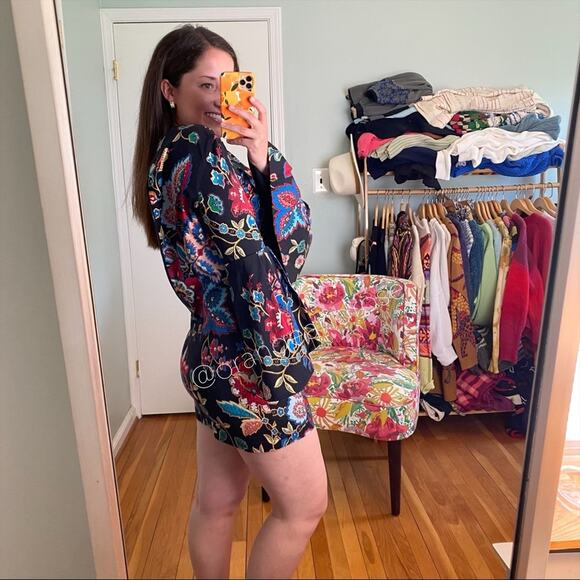 Alice + Olivia Black Paisley Long Flare Sleeve Mini Dress 2 - Picture 2 of 16